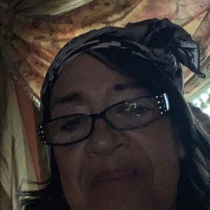 Meet your Posher, Lorraine